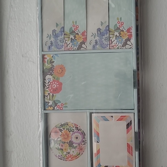 Floral Sticky Note Set - Picture 3 of 4